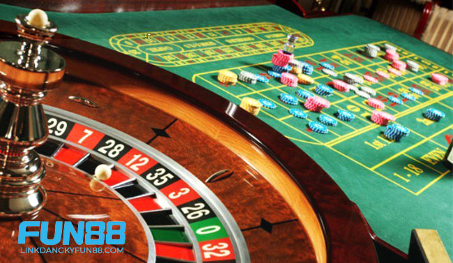 Roulette là một trong những trò chơi sòng bạc phổ biến và lâu đời nhất trên thế giới